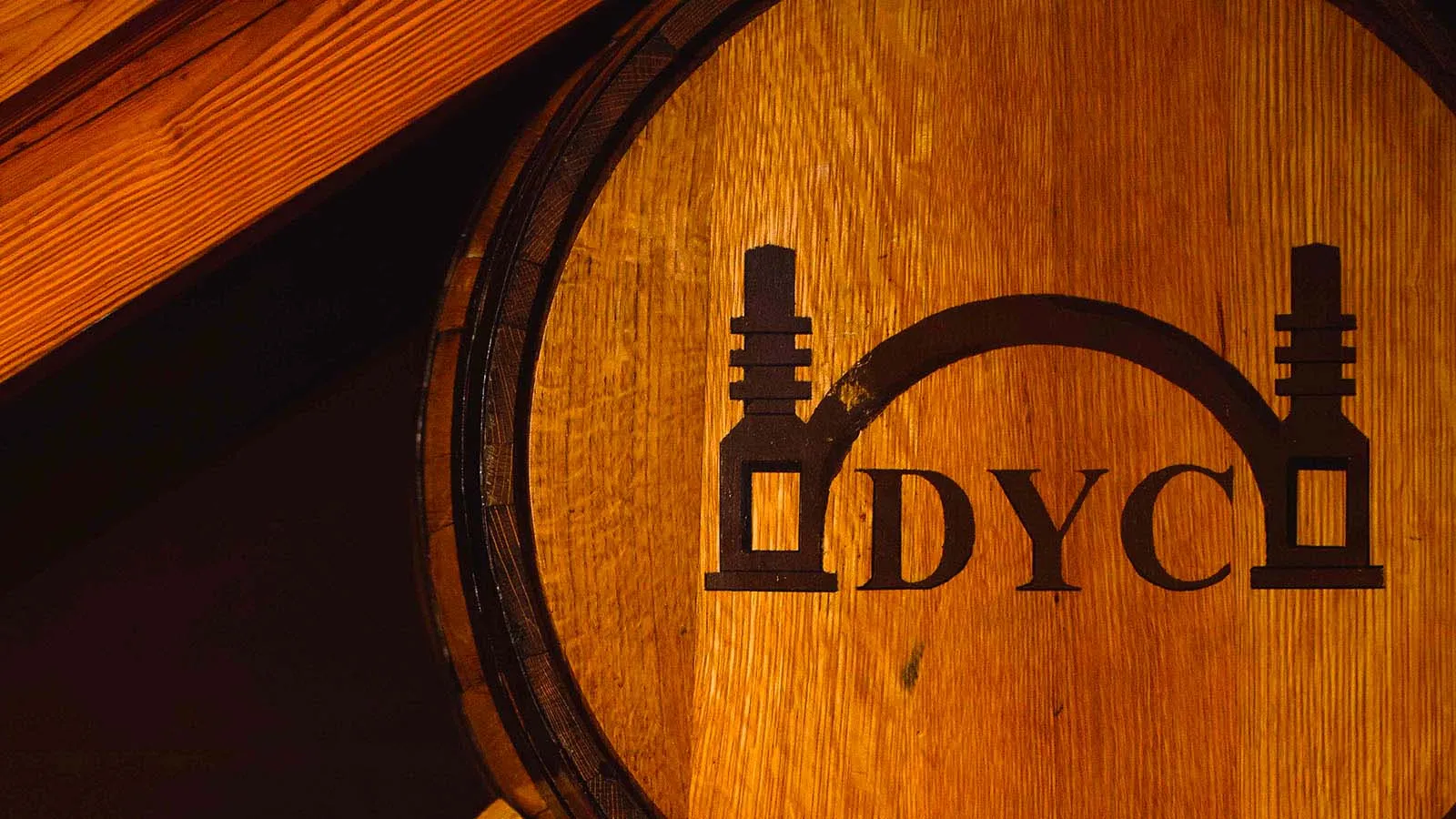 Barrells Logo Distillery Dyc
